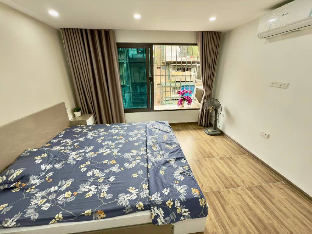 Bán nhà Nguyễn Quý Đức - diện tích 90m2 4 tầng - Nhà siêu đẹp 2 PN 2 WC - giá 5,6 tỷ