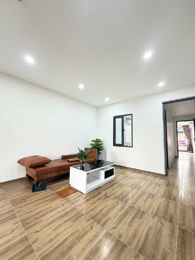 Bán nhà Nguyễn Quý Đức - diện tích 90m2 4 tầng - Nhà siêu đẹp 2 PN 2 WC - giá 5,6 tỷ