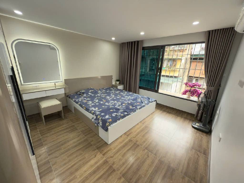 Bán nhà Nguyễn Quý Đức - diện tích 90m2 4 tầng - Nhà siêu đẹp 2 PN 2 WC - giá 5,6 tỷ