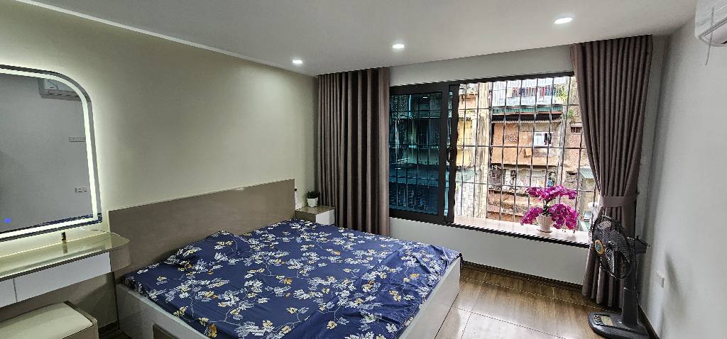 Bán nhà Nguyễn Quý Đức - diện tích 90m2 4 tầng - Nhà siêu đẹp 2 PN 2 WC - giá 5,6 tỷ