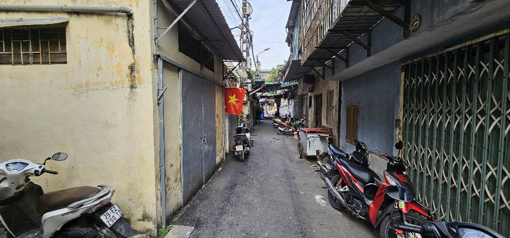 Bán nhà Nguyễn Quý Đức - diện tích 90m2 4 tầng - Nhà siêu đẹp 2 PN 2 WC - giá 5,6 tỷ