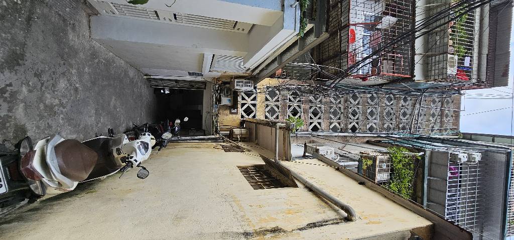 Bán nhà Nguyễn Quý Đức - diện tích 90m2 4 tầng - Nhà siêu đẹp 2 PN 2 WC - giá 5,6 tỷ