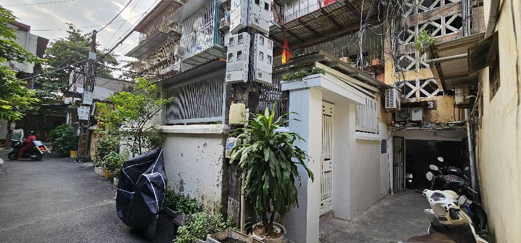 Bán nhà Nguyễn Quý Đức - diện tích 90m2 4 tầng - Nhà siêu đẹp 2 PN 2 WC - giá 5,6 tỷ