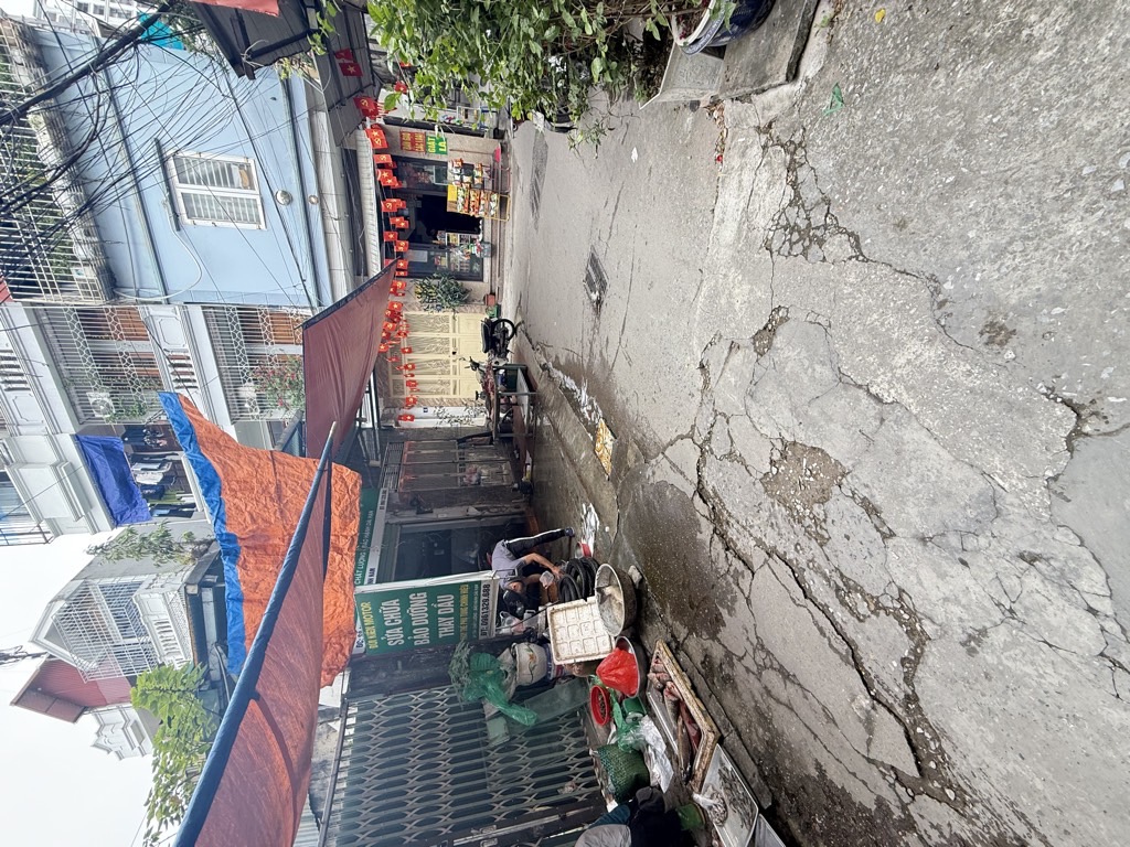 Bán nhà Lĩnh Nam - diện tích 38m2 3 tầng - Mặt ngõ thông ô tô kinh doanh - giá 4,2 tỷ