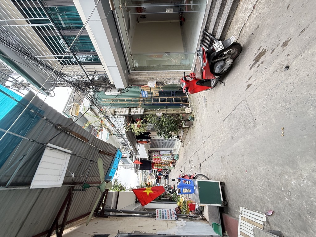 Bán nhà Lĩnh Nam - diện tích 38m2 3 tầng - Mặt ngõ thông ô tô kinh doanh - giá 4,2 tỷ