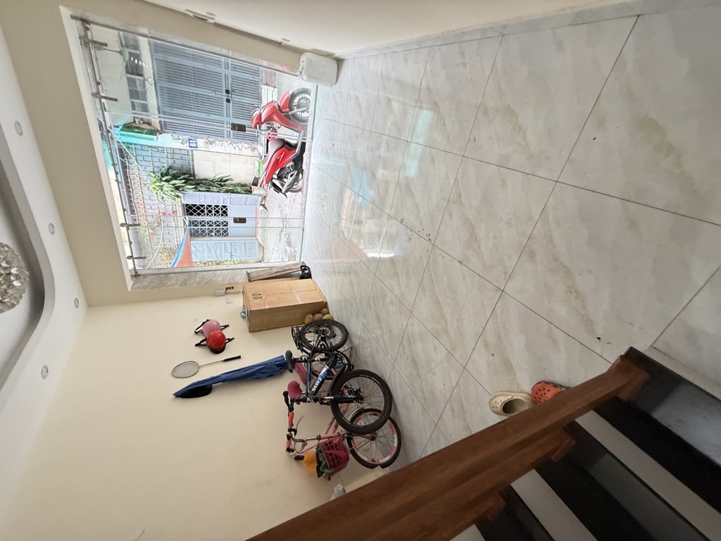 Bán nhà Lĩnh Nam - diện tích 38m2 3 tầng - Mặt ngõ thông ô tô kinh doanh - giá 4,2 tỷ