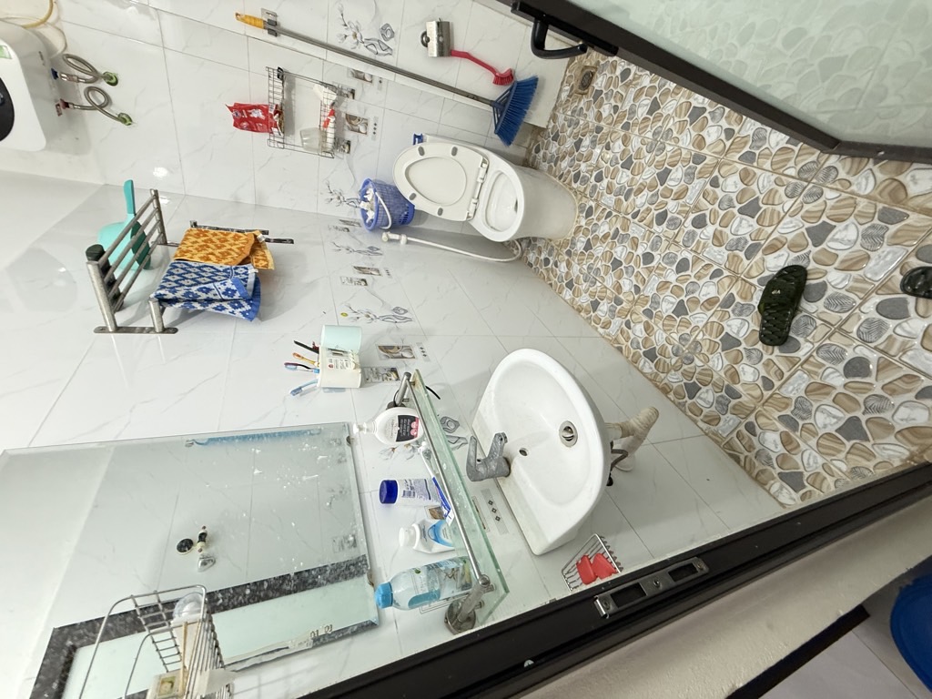 Bán nhà Lĩnh Nam - diện tích 38m2 3 tầng - Mặt ngõ thông ô tô kinh doanh - giá 4,2 tỷ