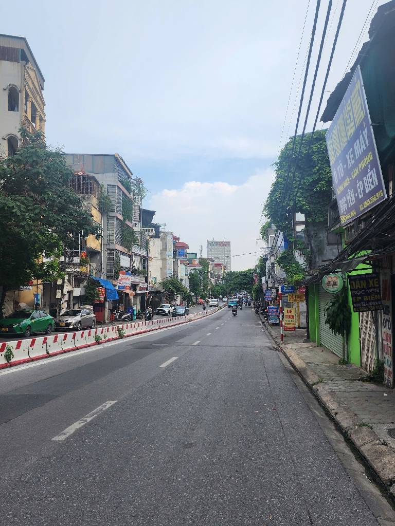 Bán nhà Minh Khai - diện tích 42m2 3 tầng - Lô góc ba thoáng - giá 10,5 tỷ