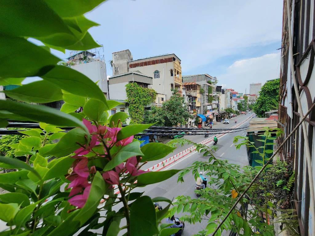 Bán nhà Minh Khai - diện tích 42m2 3 tầng - Lô góc ba thoáng - giá 10,5 tỷ