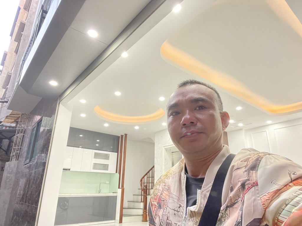 Bán nhà Giáp Bát - diện tích 46m2 6 tầng - Lô góc, thang máy - giá 14,3 tỷ