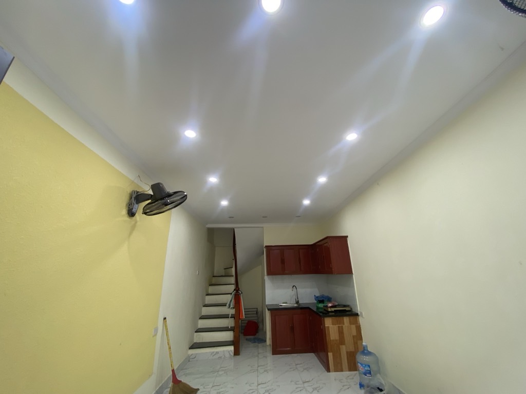 Bán nhà Định công Hạ - diện tích 24,2m2 3 tầng - Ô tô tránh - giá 2,15 tỷ