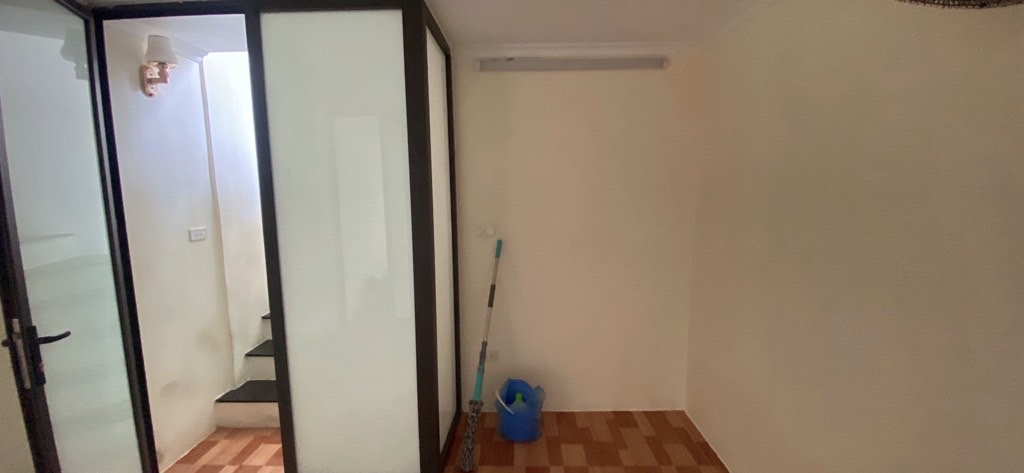 Bán nhà Định công Hạ - diện tích 24,2m2 3 tầng - Ô tô tránh - giá 2,15 tỷ