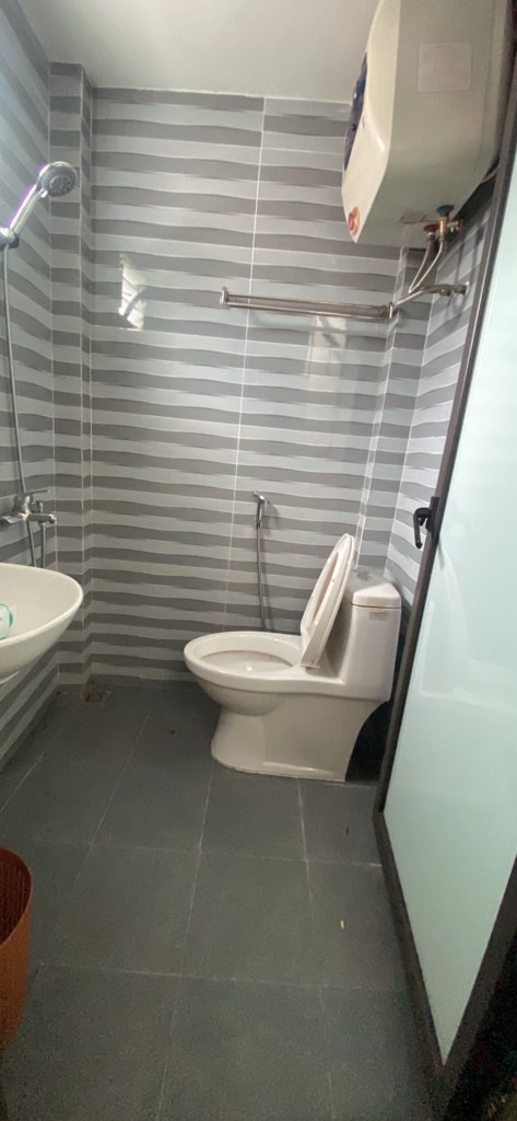 Bán nhà Định công Hạ - diện tích 24,2m2 3 tầng - Ô tô tránh - giá 2,15 tỷ