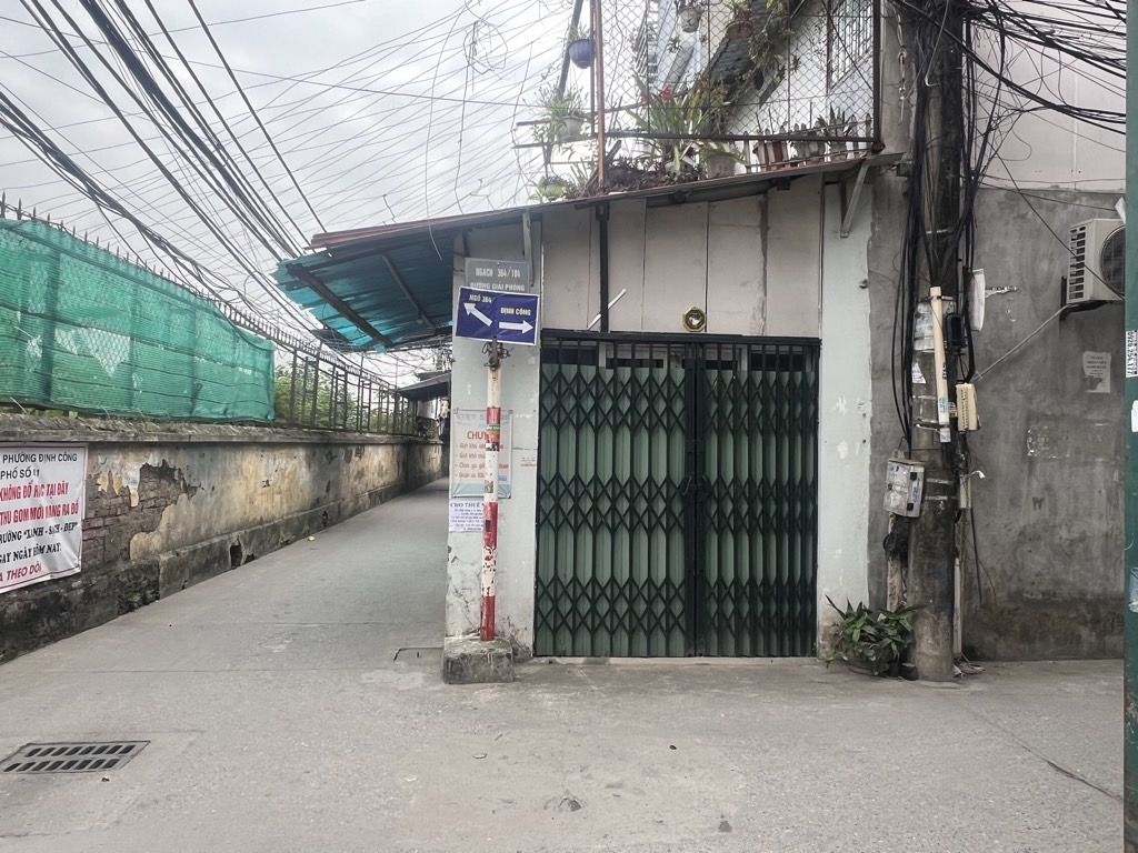 Bán nhà Giải Phóng - diện tích 72.4m2 1 tầng - ô tô qua nhà - giá 3,4 tỷ