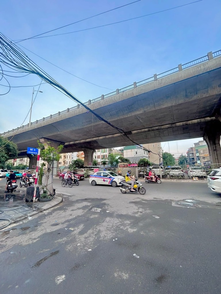 Bán nhà Vĩnh Tuy - diện tích 65,6m2 3 tầng - Ô TÔ TRÁNH - giá 21 tỷ