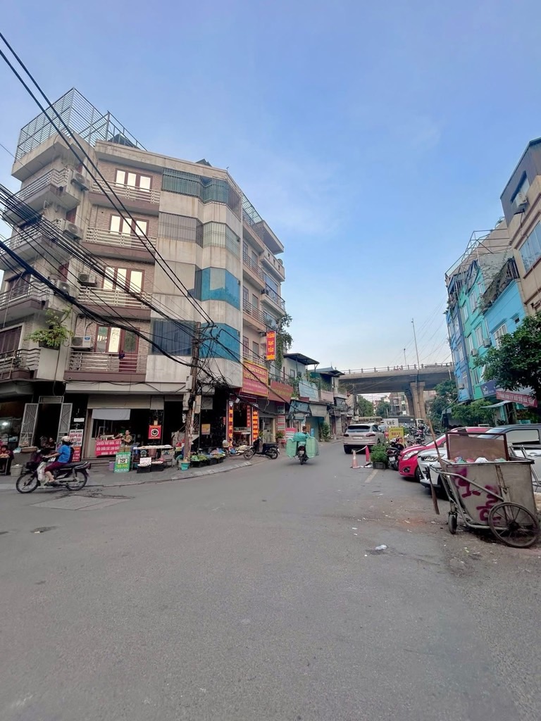 Bán nhà Vĩnh Tuy - diện tích 65,6m2 3 tầng - Ô TÔ TRÁNH - giá 21 tỷ