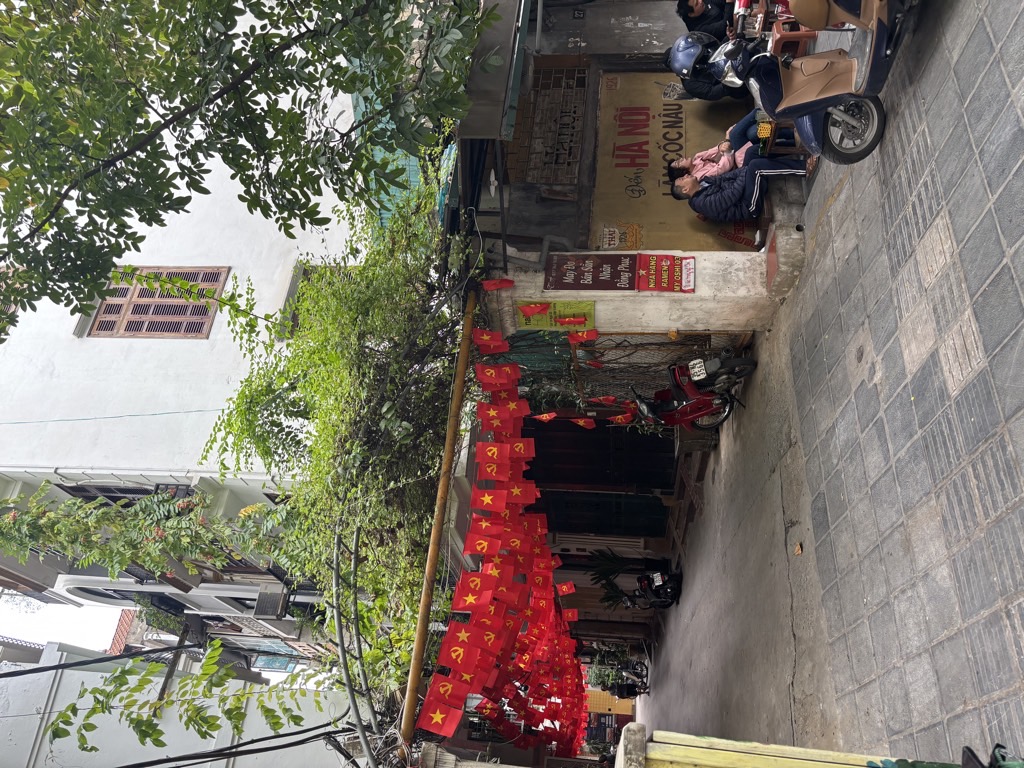 Bán nhà Triệu Việt Vương - diện tích 30m2 7 tầng - Thang máy - giá 21 tỷ