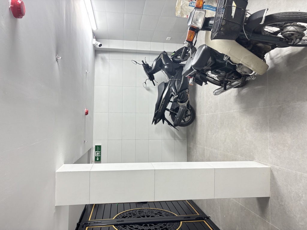 Bán nhà Triệu Việt Vương - diện tích 30m2 7 tầng - Thang máy - giá 21 tỷ