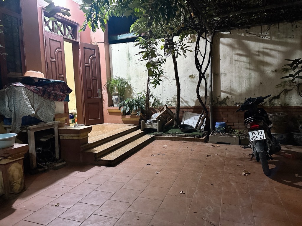 Bán nhà Trương Định - diện tích 80m2 2 tầng - Nhà 3 mặt thoáng - giá 5,9 tỷ