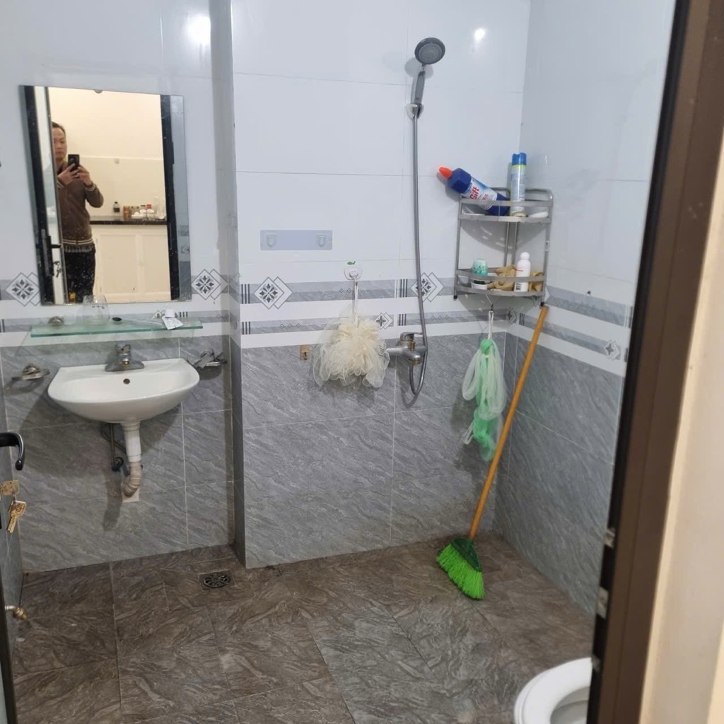 Bán nhà Định Công Hạ - diện tích 80m2 1 tầng - Nhà đẹp có thể lên tầng - giá 2,9 tỷ