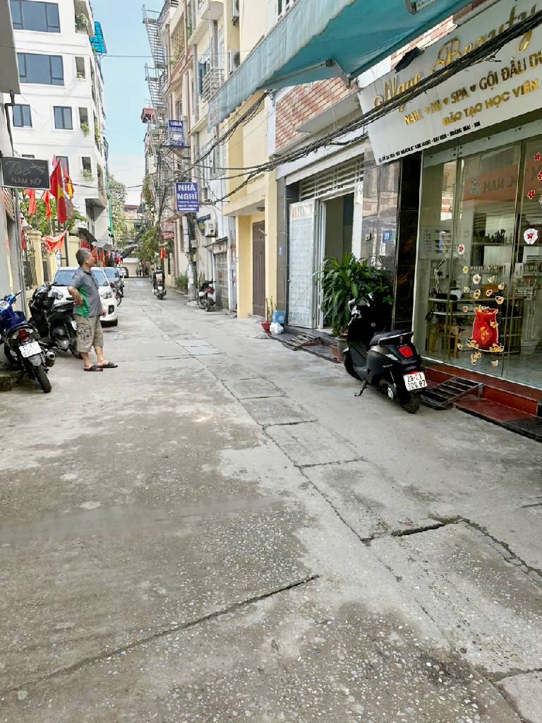 Bán nhà Kim Giang - diện tích 36m2 2 tầng - Ngõ thông ô tô tránh - giá 11,5 tỷ