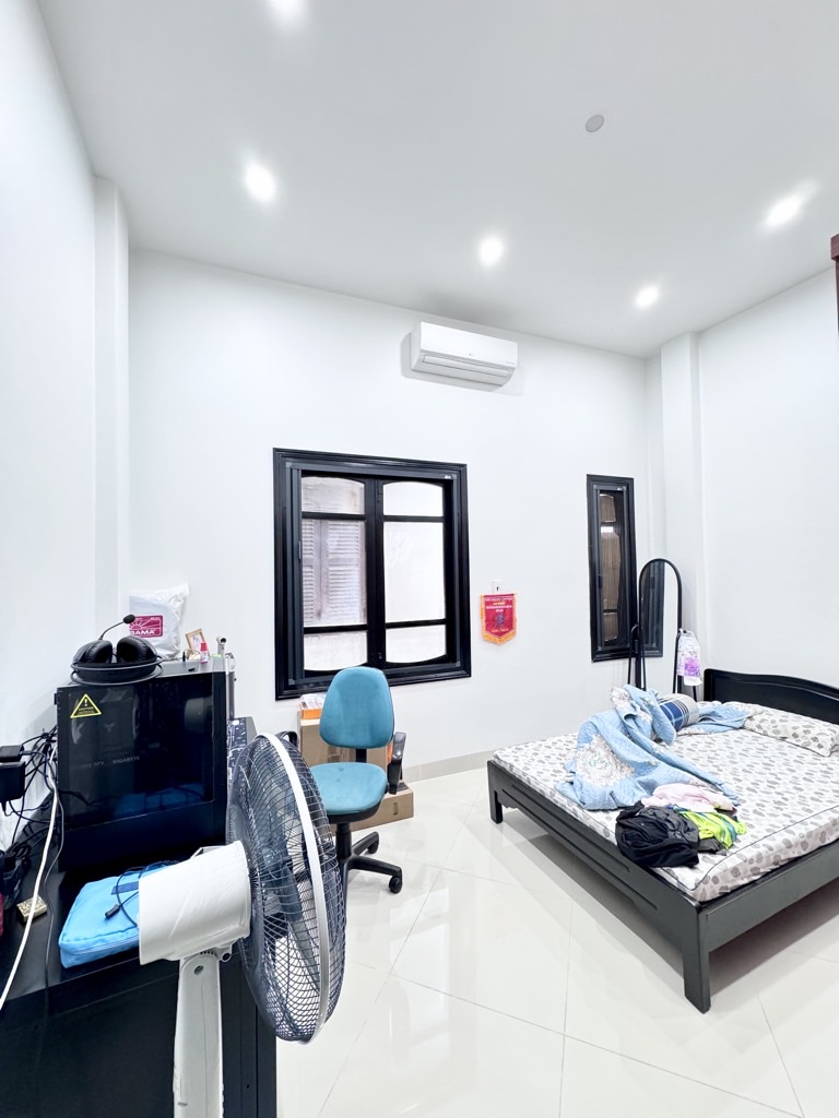 Bán nhà Hoàng Mai - diện tích 62m2 4 tầng - PHÂN LÔ Ô TÔ CHẠY VÒNG QUANH - giá 23,9 tỷ