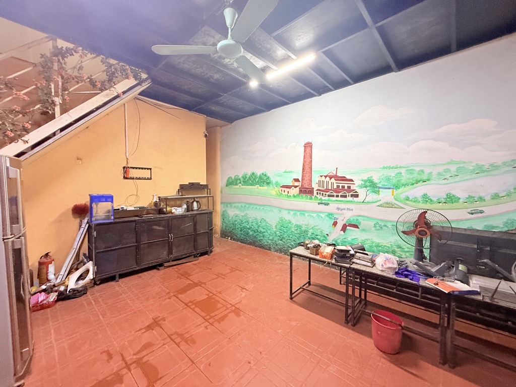 Bán nhà Nguyễn Khoái - diện tích 147m2 2 tầng - Ngõ to như phố Container - giá 23 tỷ