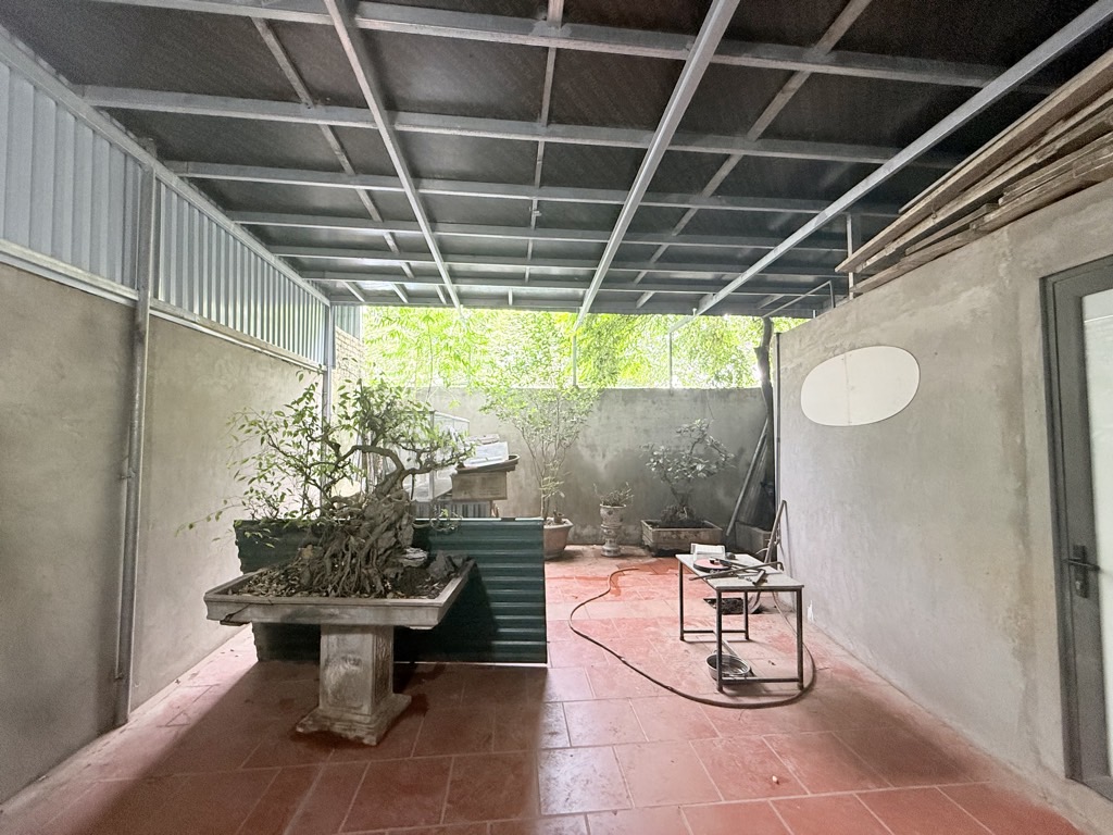 Bán nhà Nguyễn Khoái - diện tích 147m2 2 tầng - Ngõ to như phố Container - giá 23 tỷ