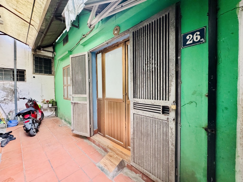 Bán nhà Nguyễn Chính - diện tích 31m2 2 tầng - Nhà cấp 4 gác xép - giá 2,95 tỷ