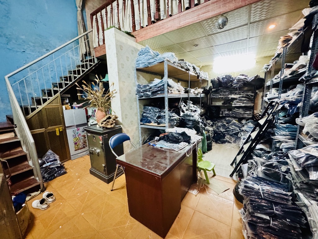 Bán nhà Nguyễn Chính - diện tích 31m2 2 tầng - Nhà cấp 4 gác xép - giá 2,95 tỷ