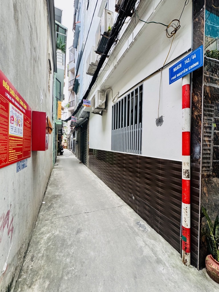 Bán nhà Nguyễn Chính - diện tích 31m2 2 tầng - Nhà cấp 4 gác xép - giá 2,95 tỷ