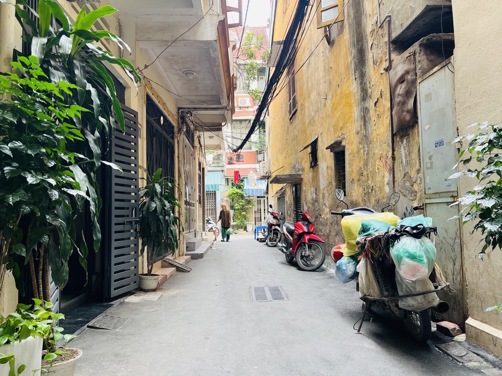 Bán nhà Khâm Thiên - diện tích 44m2 3 tầng - gần phố, tiện kết nối - giá 7,1 tỷ