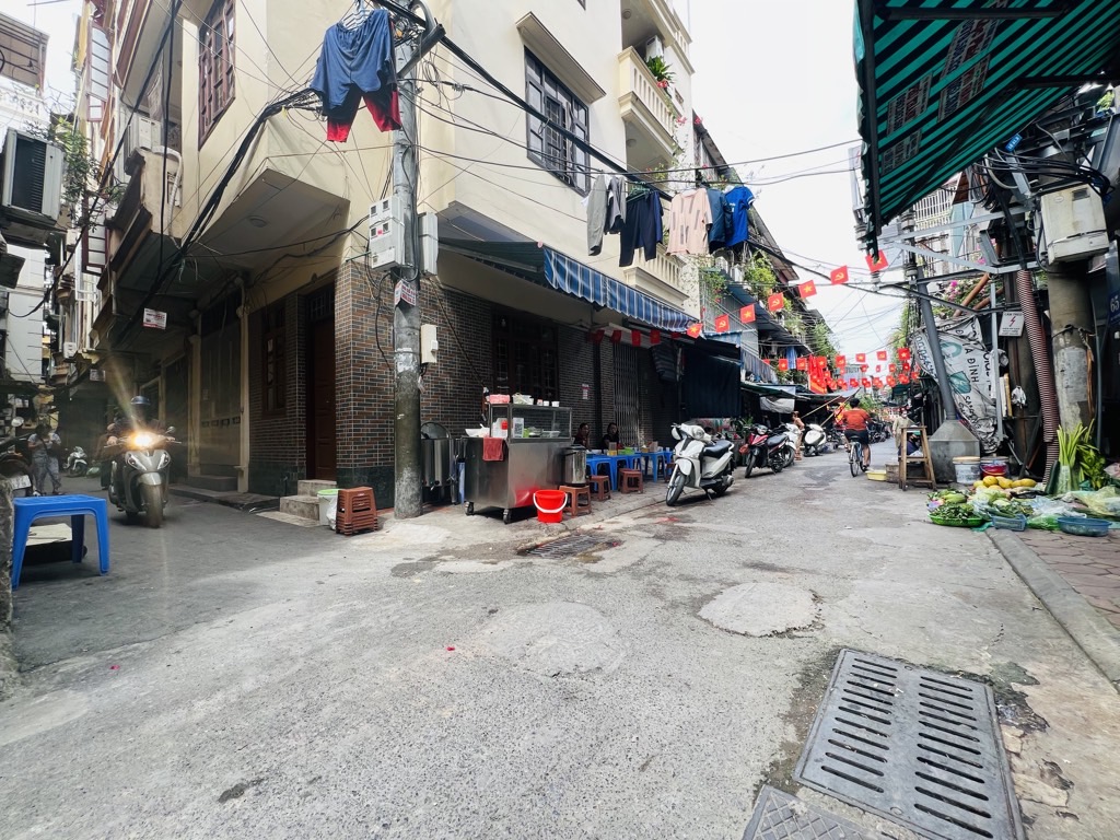 Bán nhà Khâm Thiên - diện tích 44m2 3 tầng - gần phố, tiện kết nối - giá 7,1 tỷ