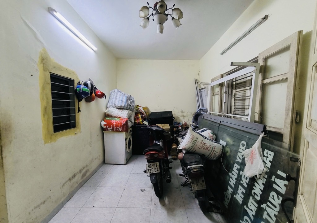 Bán nhà Khâm Thiên - diện tích 44m2 3 tầng - gần phố, tiện kết nối - giá 7,1 tỷ