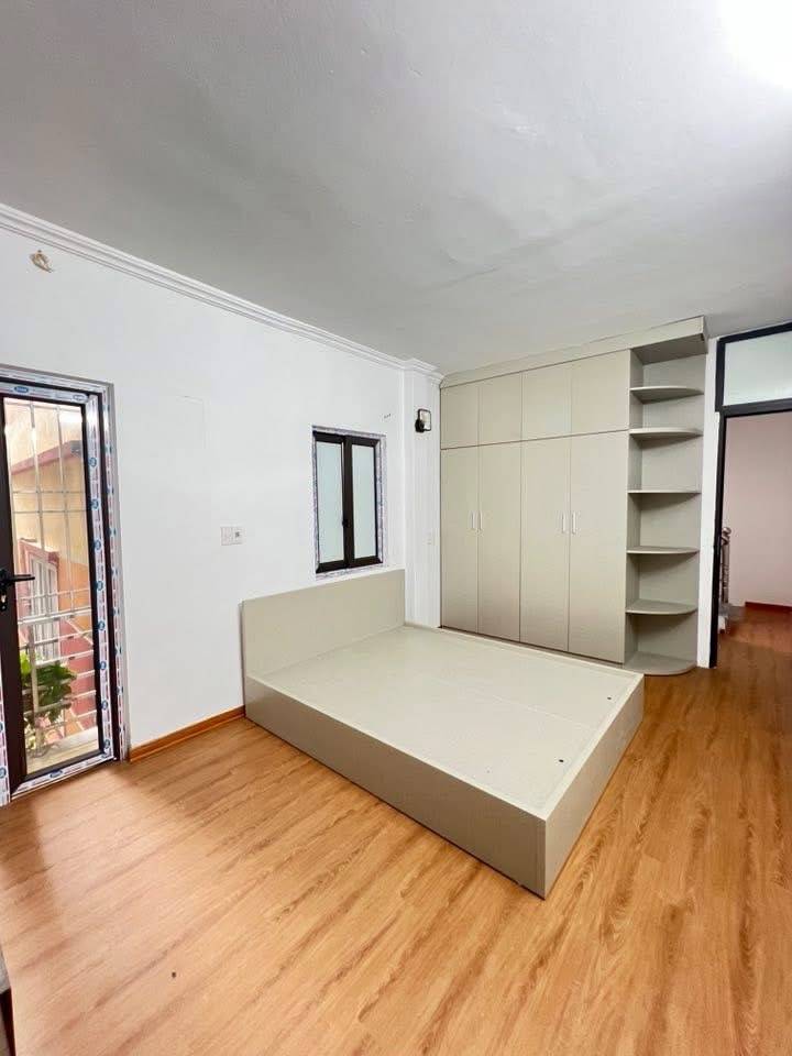 Bán nhà Thanh Đàm - diện tích 30,7m2 5 tầng - Ô tô đỗ cổng - giá 6,8 tỷ