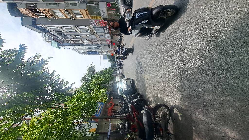 Bán nhà Trung Phụng - diện tích 25.7m2 3 tầng - Mặt phố kinh doanh - giá 16,8 tỷ