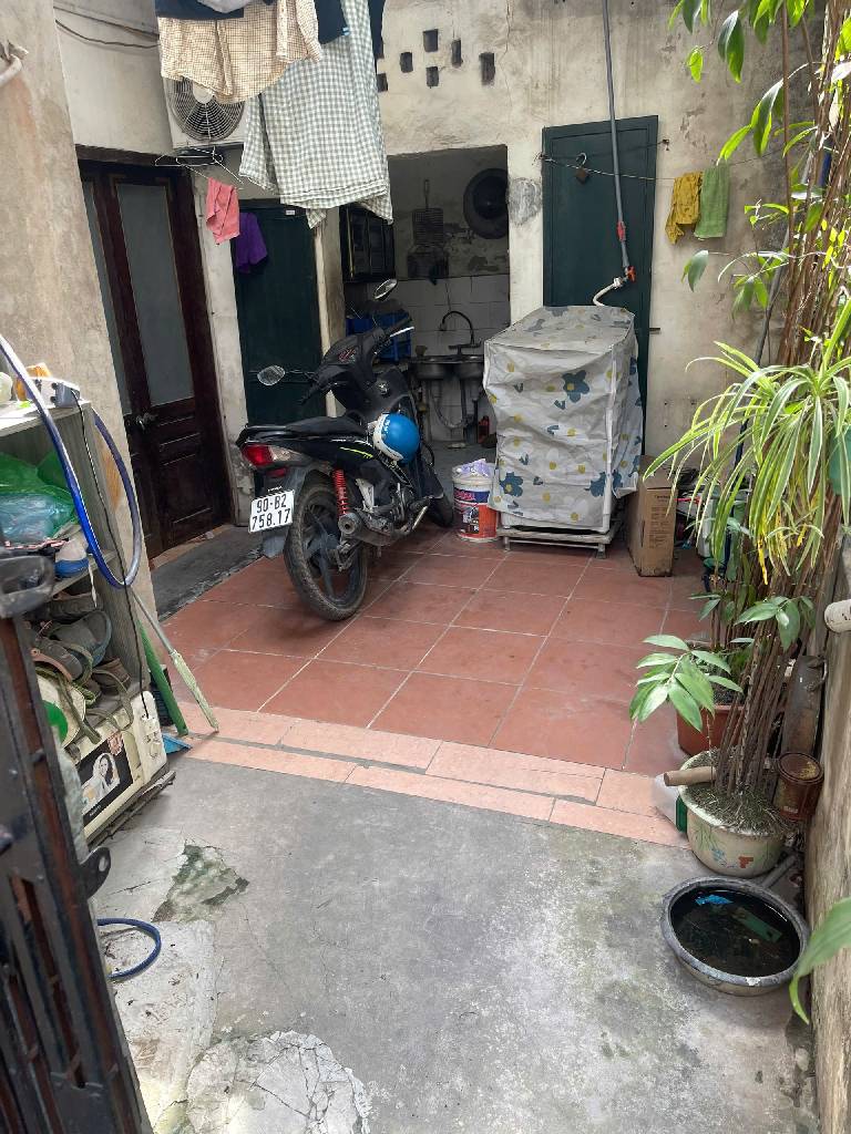 Bán nhà Đại Từ - diện tích 67,2m2 1 tầng - Ngõ nông - giá 6,8 tỷ