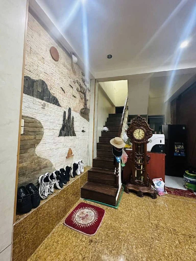 Bán nhà Tôn Thất Tùng - diện tích 57m2 3 tầng - Mặt ngõ thông - giá 13,7 tỷ