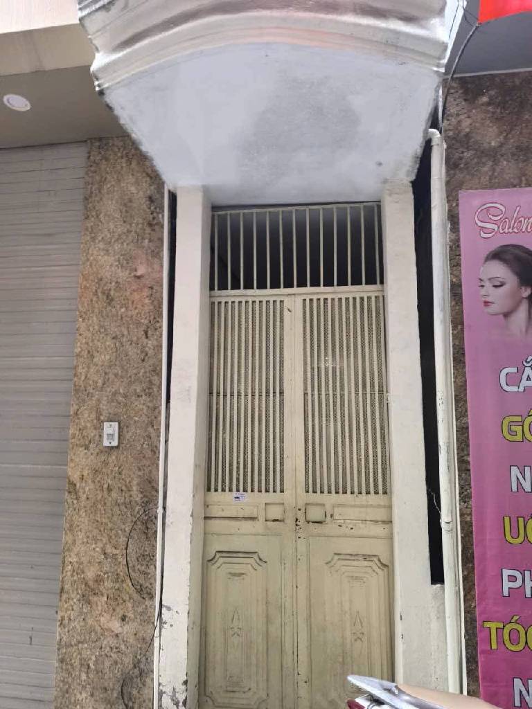 Bán nhà Tôn Thất Tùng - diện tích 57m2 3 tầng - Mặt ngõ thông - giá 13,7 tỷ