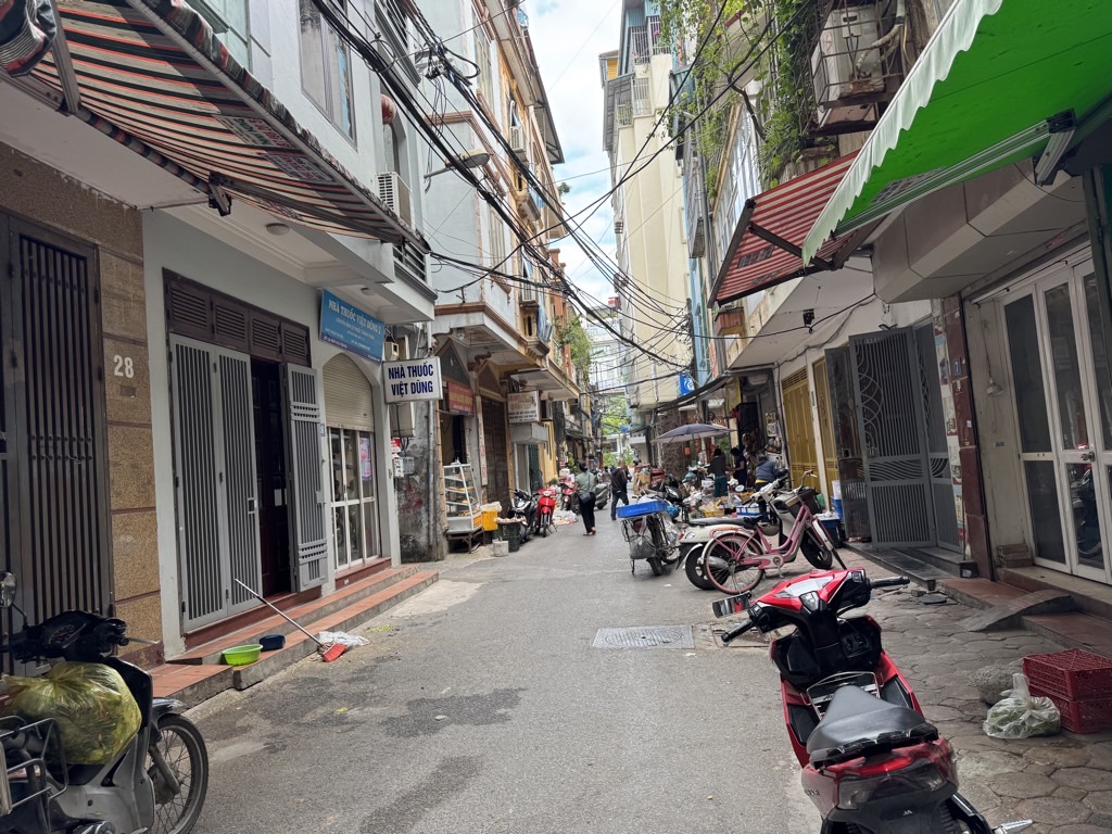 Bán nhà Thái Hà - diện tích 27m2 3 tầng - Ô tô tránh - giá 7,4 tỷ