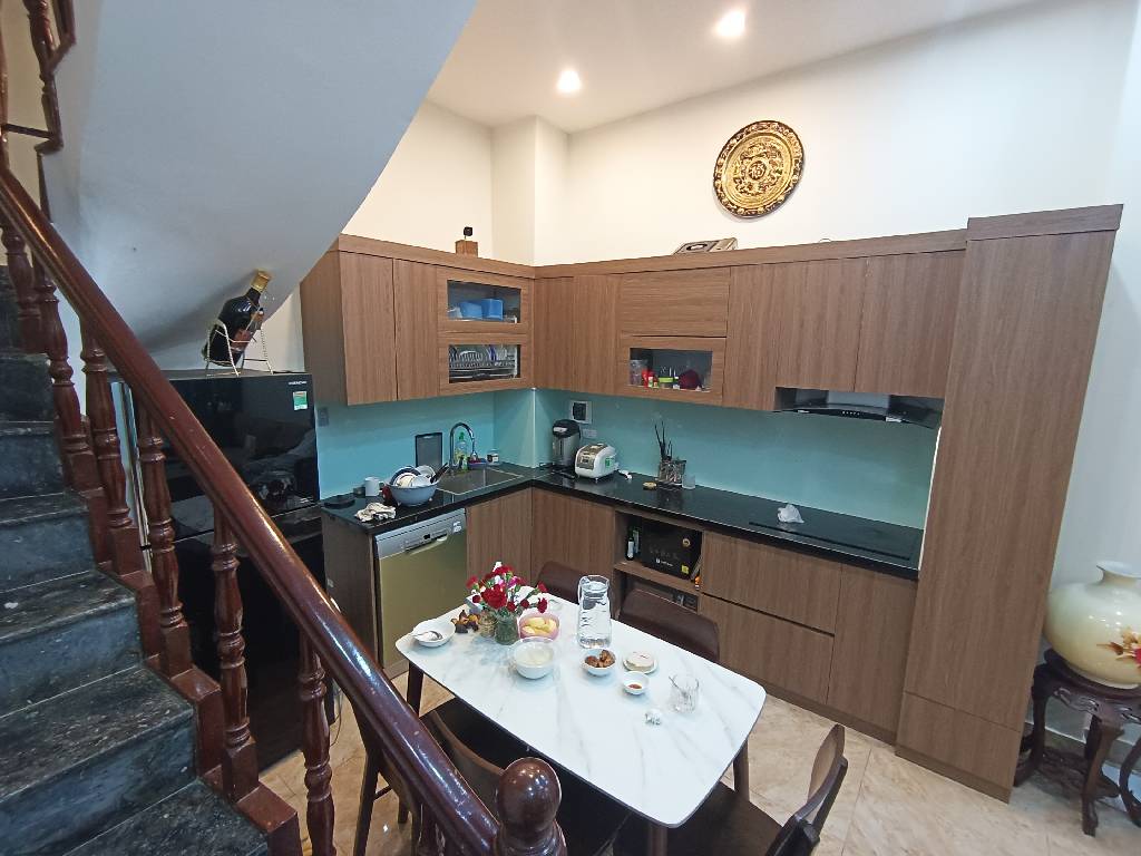 Bán nhà Thái Hà - diện tích 35m2 4 tầng - Ô TÔ ĐỖ - giá 15,3 tỷ