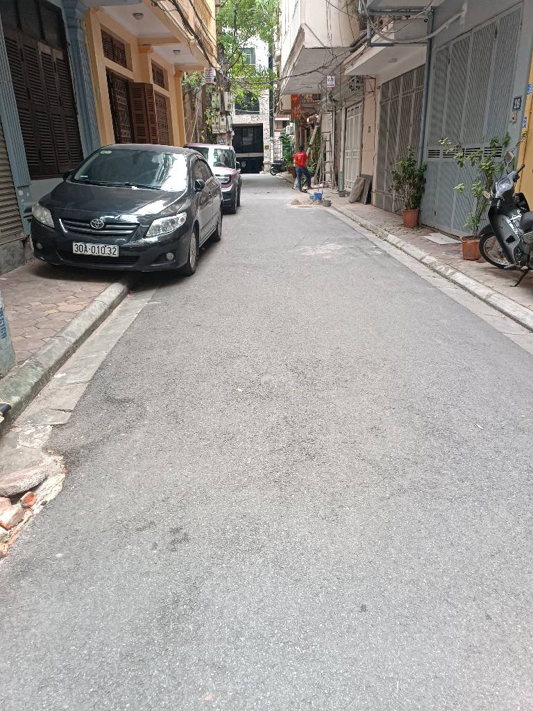 Bán nhà Thái Hà - diện tích 35m2 4 tầng - Ô TÔ ĐỖ - giá 15,3 tỷ