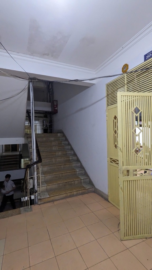 Bán nhà Hào Nam - diện tích 45m2 1 tầng - ô tô vào chân cầu thang - giá 3,05 tỷ