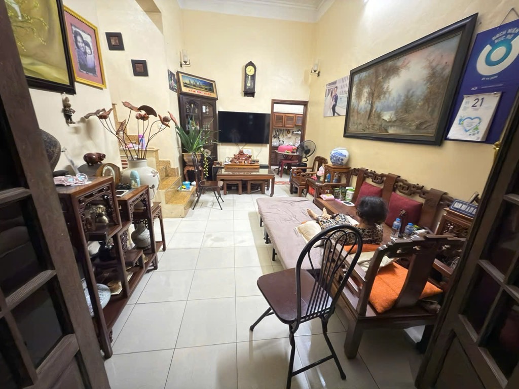 Bán nhà Hồng Mai - diện tích 46,5m2 3 tầng - Ô TÔ ĐỖ CỬA - giá 16,3 tỷ