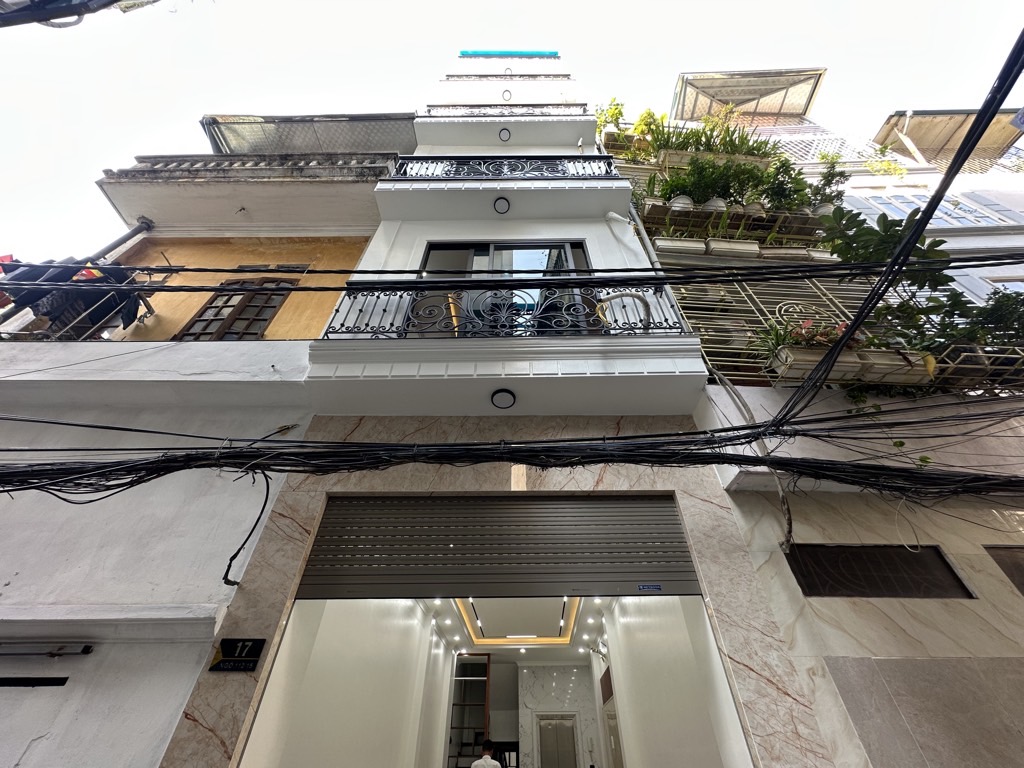 Bán nhà Định Công Thượng - diện tích 34m2 6 tầng - Ô tô đỗ cửa - giá 10 tỷ