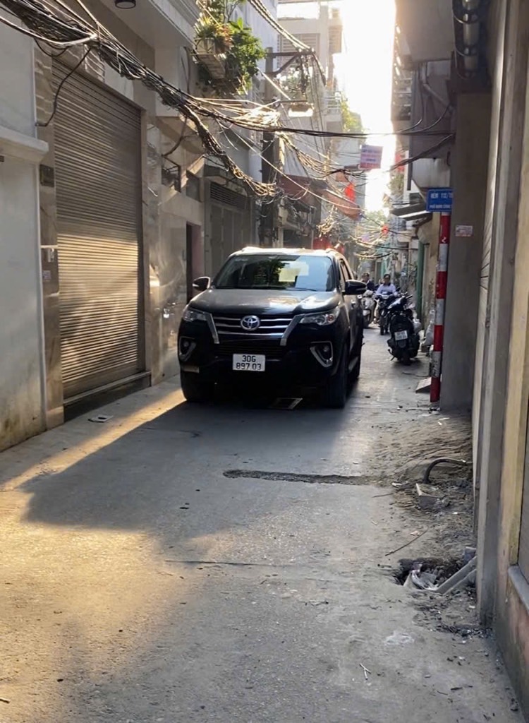 Bán nhà Định Công Thượng - diện tích 34m2 6 tầng - Ô tô đỗ cửa - giá 10 tỷ