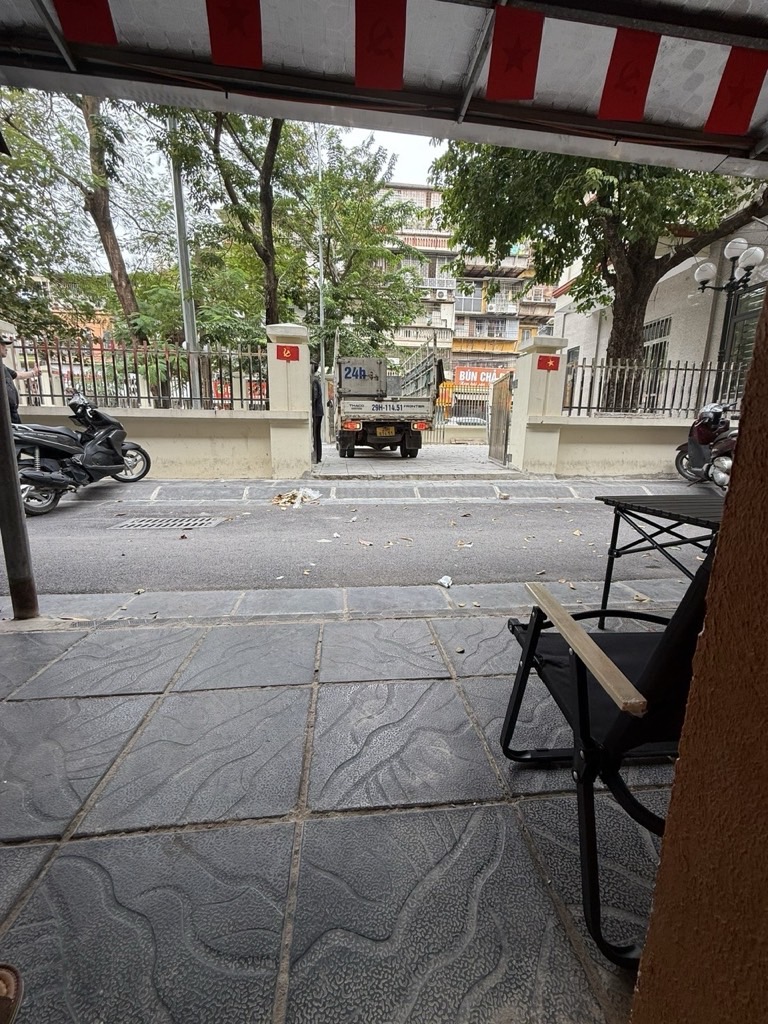 Bán nhà Khuất Duy Tiến - diện tích 120m2 1 tầng - NGÕ THÔNG- KINH DOANH VÔ ĐỐI - giá 8,2 tỷ