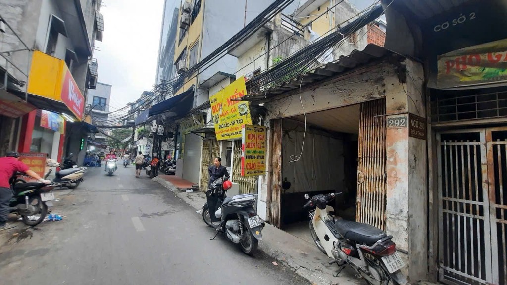 Bán nhà Đê La Thành - diện tích 75m2 1 tầng - Mặt phố kinh doanh sầm uất - giá 23,8 tỷ