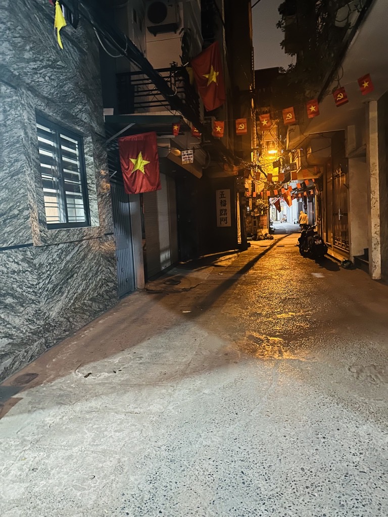 Bán nhà Đê Trần Khát Chân - diện tích 45m2 4 tầng - Ô TÔ VÀO NHÀ - giá 13,3 tỷ