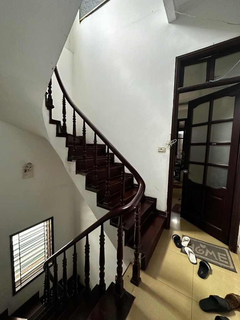 Bán nhà Láng - diện tích 125m2 3 tầng - Nhà 3 tầng đang làm căn hộ cho thuê - giá 22 tỷ